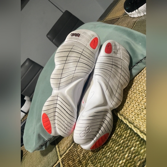 Nike Men's Beige and Orange Athletic Shoes - Picture 6 of 8